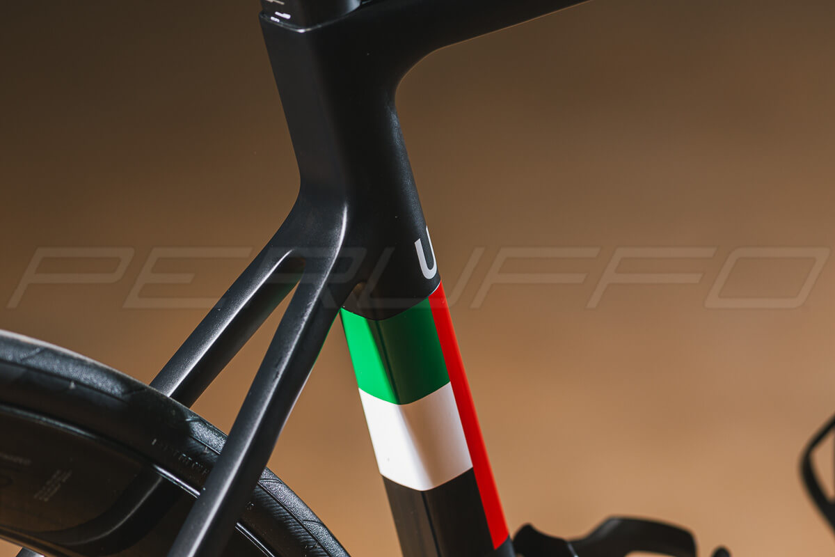 Colnago V3Rs Disc UAE Team Emirates LTD Edition