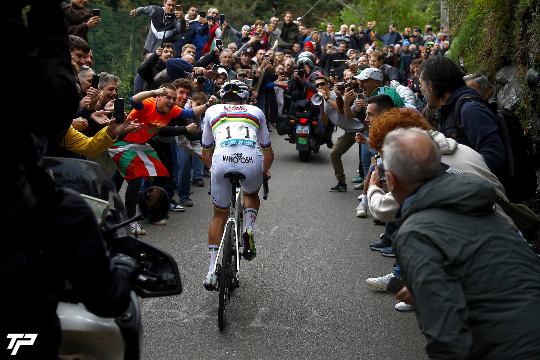 Tadej Pogačar: trionfo epocale al Giro di Lombardia!