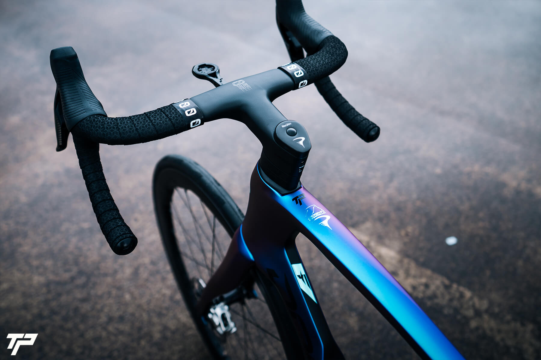 Pinarello New Dogma F: Blue like the night, fast as a comet